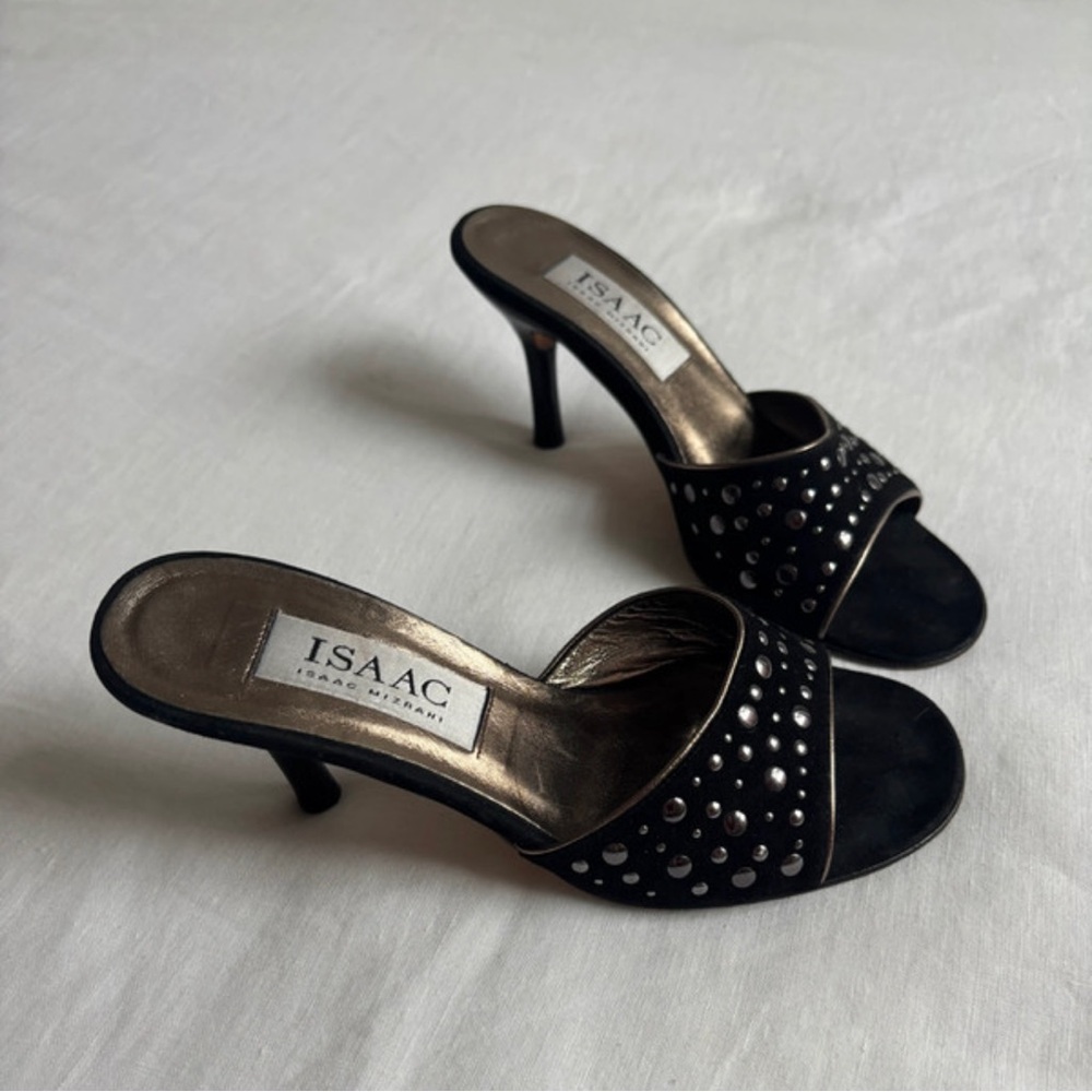 Isaac Mizrahi Black Heels with Bow Detail